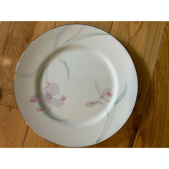 Mikasa Fine China June Garden Place Setting Dinner, Salad Plates & Cups - Picture 11 of 16